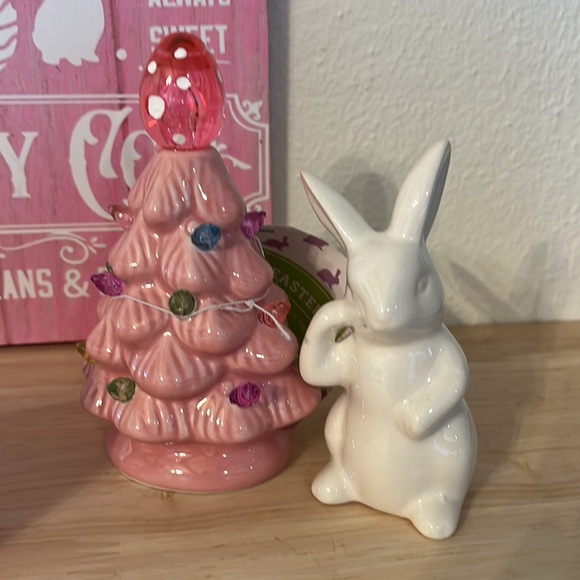 10. Easter Decor - Picture 4 of 7